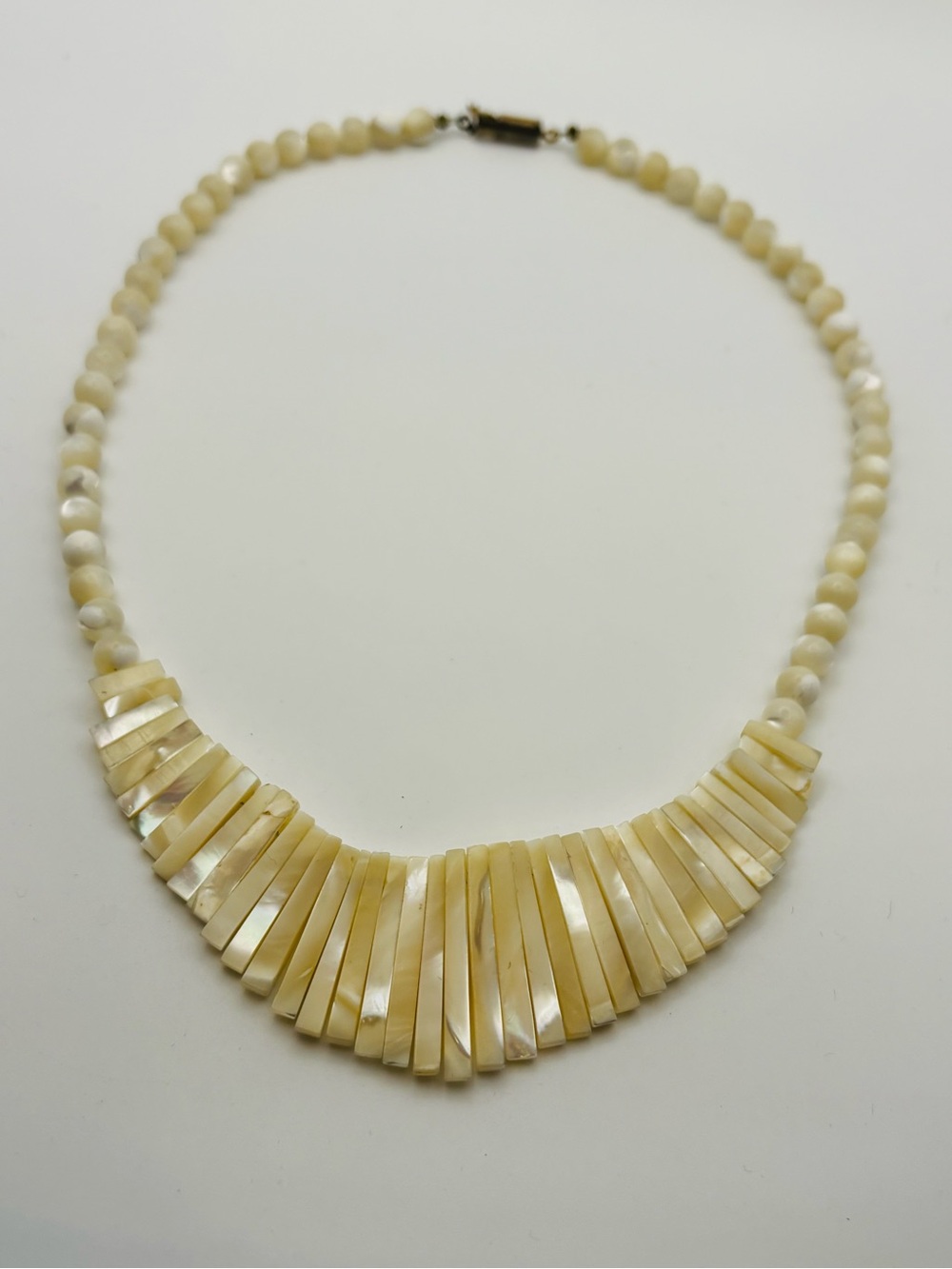Vintage 1970s–1980s Mother-of-Pearl Shell Bib Necklace – Statement Fan Design